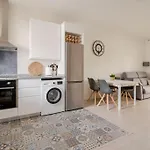 Nuevo, Disfruta Del Silencio, Familias Con Ninos, Aire Acondicionado, 2 Banos, Wifi, Terraza, Playa, Toallas Y Sombrillas *
